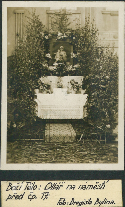 Oltář na rožmitálském náměstí